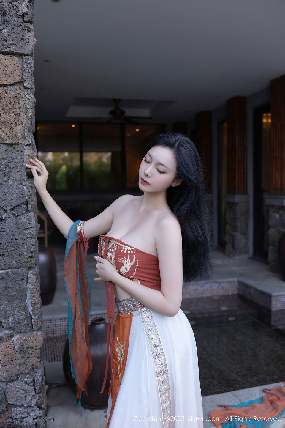 国模安然，性感古风服饰，性感娇羞容貌梦幻入魂，柔美身段一览无余
