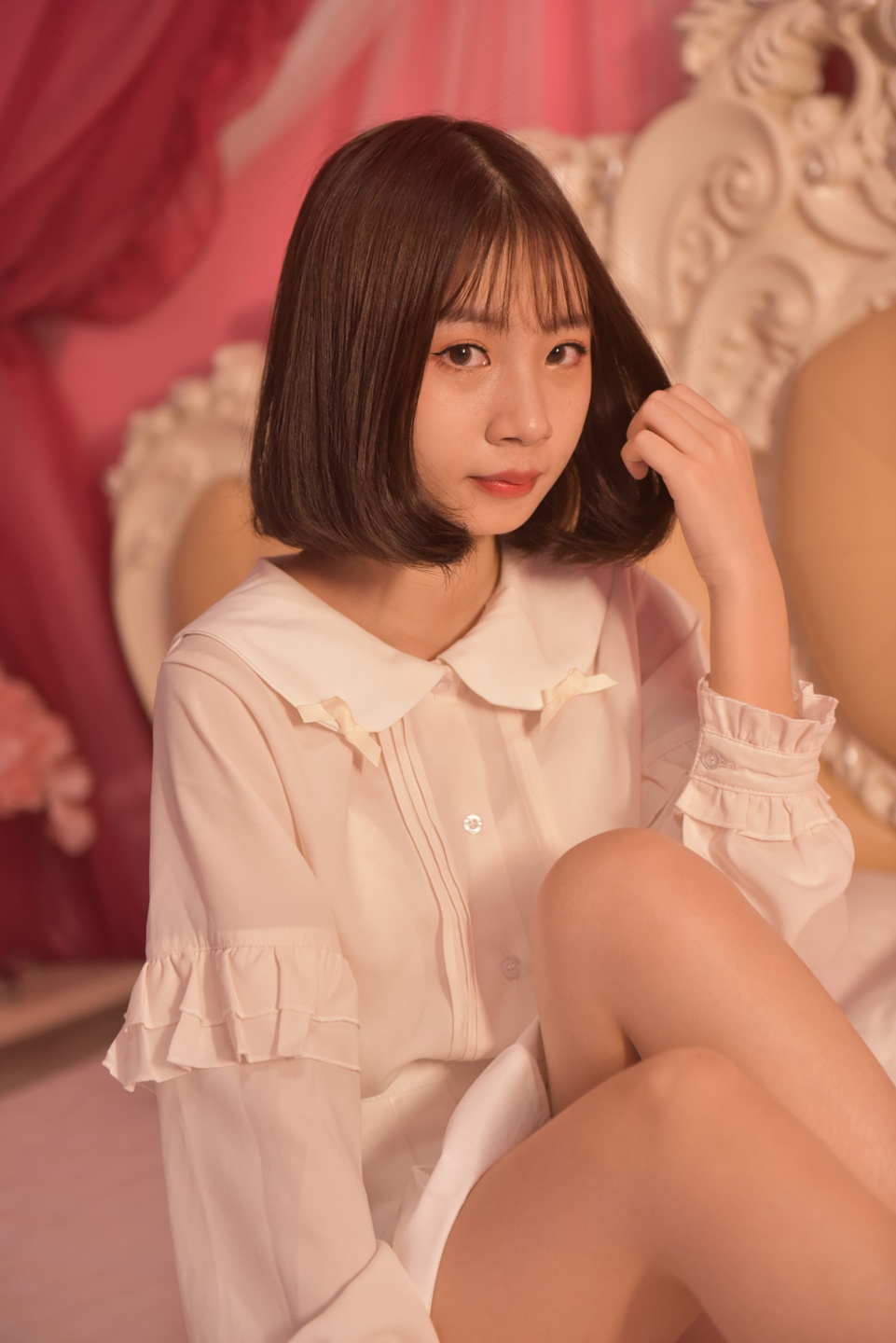甜美复古少女曜依 2019.03.17，情侣主题酒店私拍写真套图