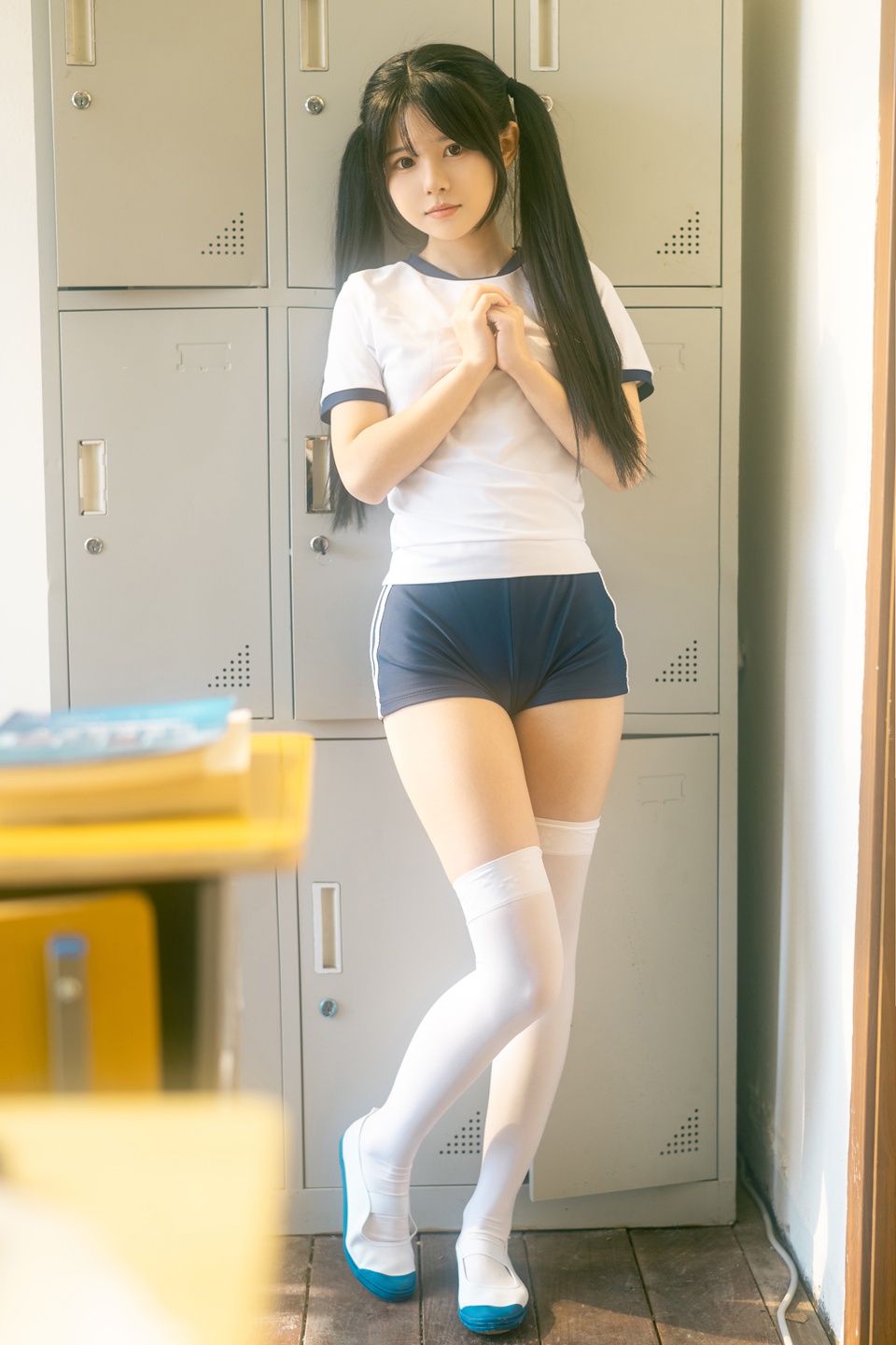 天使在人间 rua阮阮纯欲写真集:体操服×学生袜 捕捉少女成长中的性感瞬间
