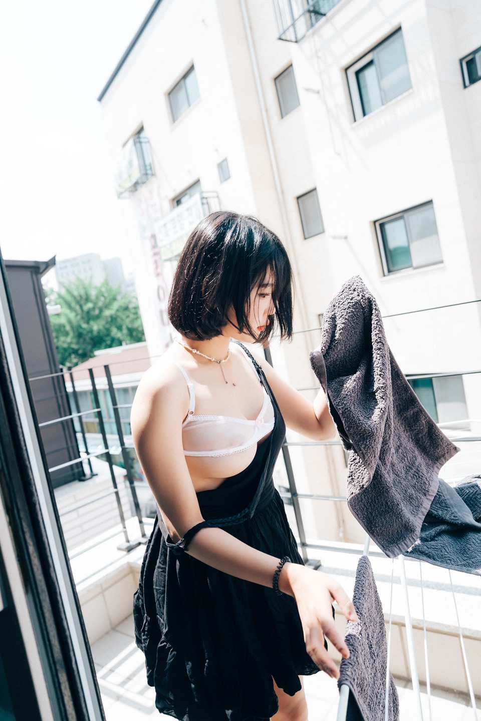 Zia No.093特别篇：快递员の意外到访 - 玄关签收时的体温交换 4K超清特典