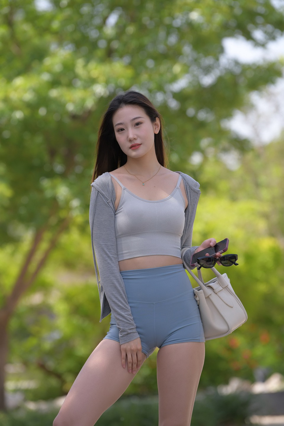 魔镜街拍：一始街拍作品 波尔多也是一种颜色 极品女神，颜值爆表