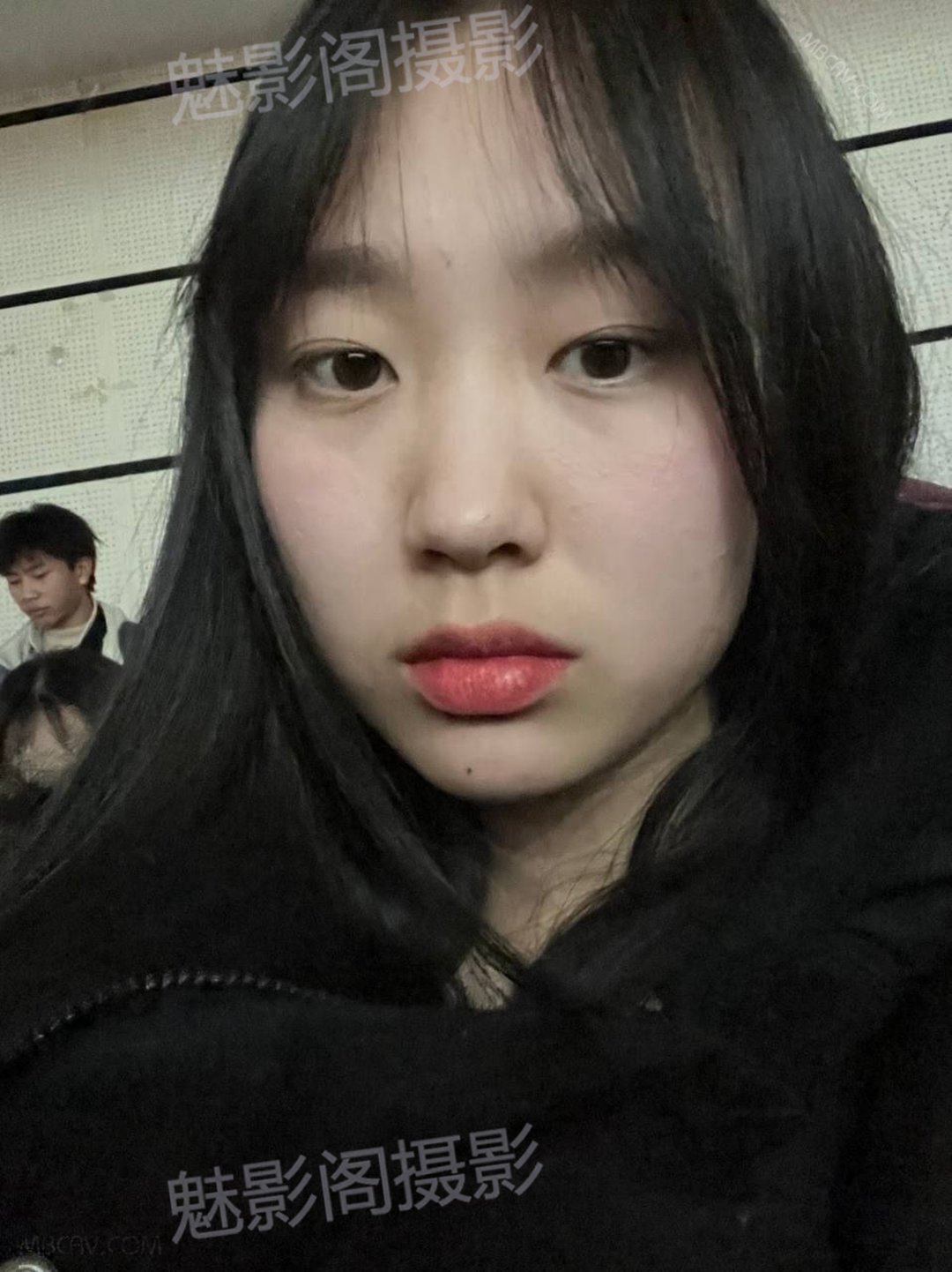 李Y妍微胖大学女友形象颠覆审美!青涩互动藏满青春悸动,街角夜拍解锁真实感恋爱切片