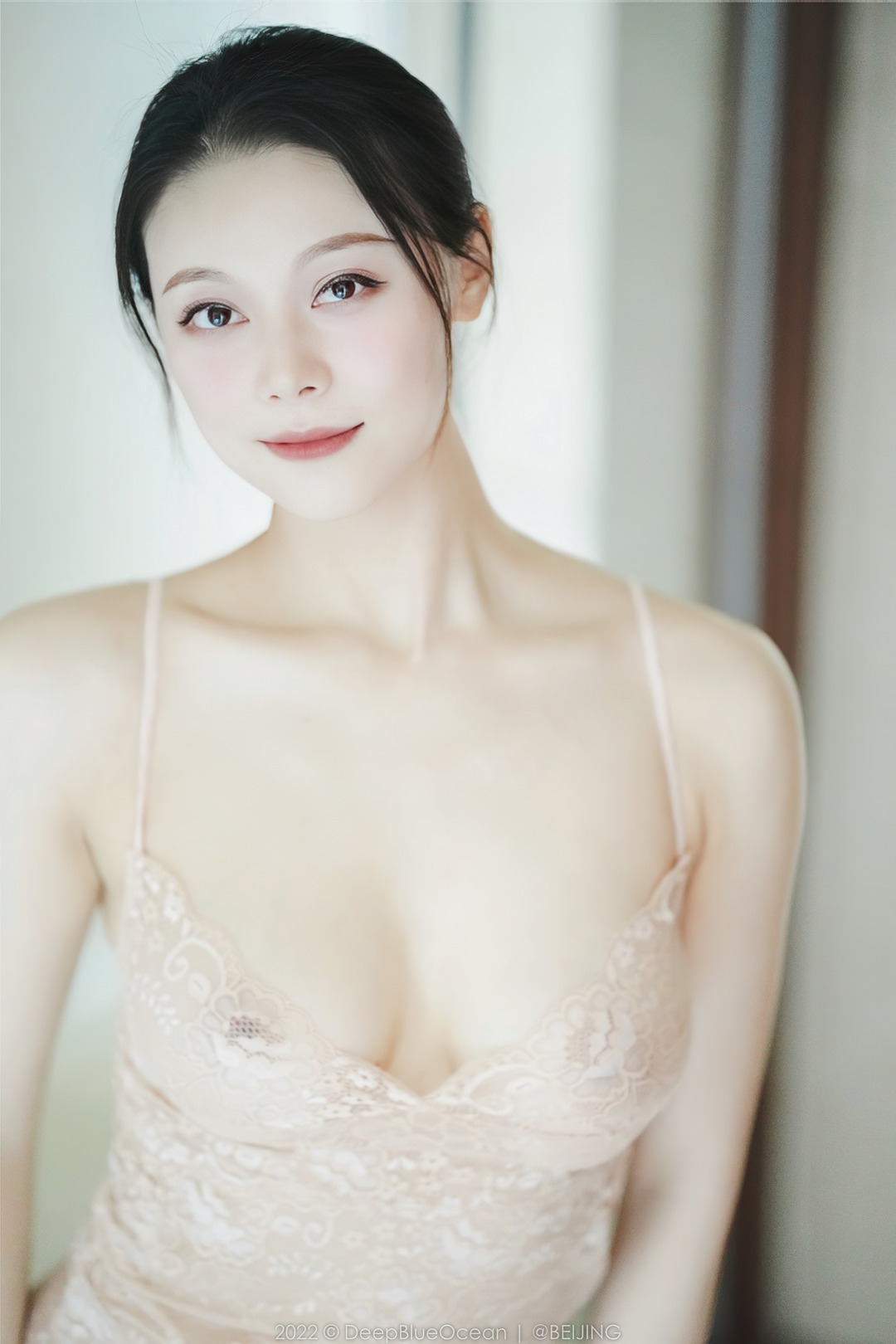 维拉语梦日月俱乐部阿伦甜美御姐大尺度私拍 – 瑜伽舞者柔光写真|蕾丝吊带性感女神特辑