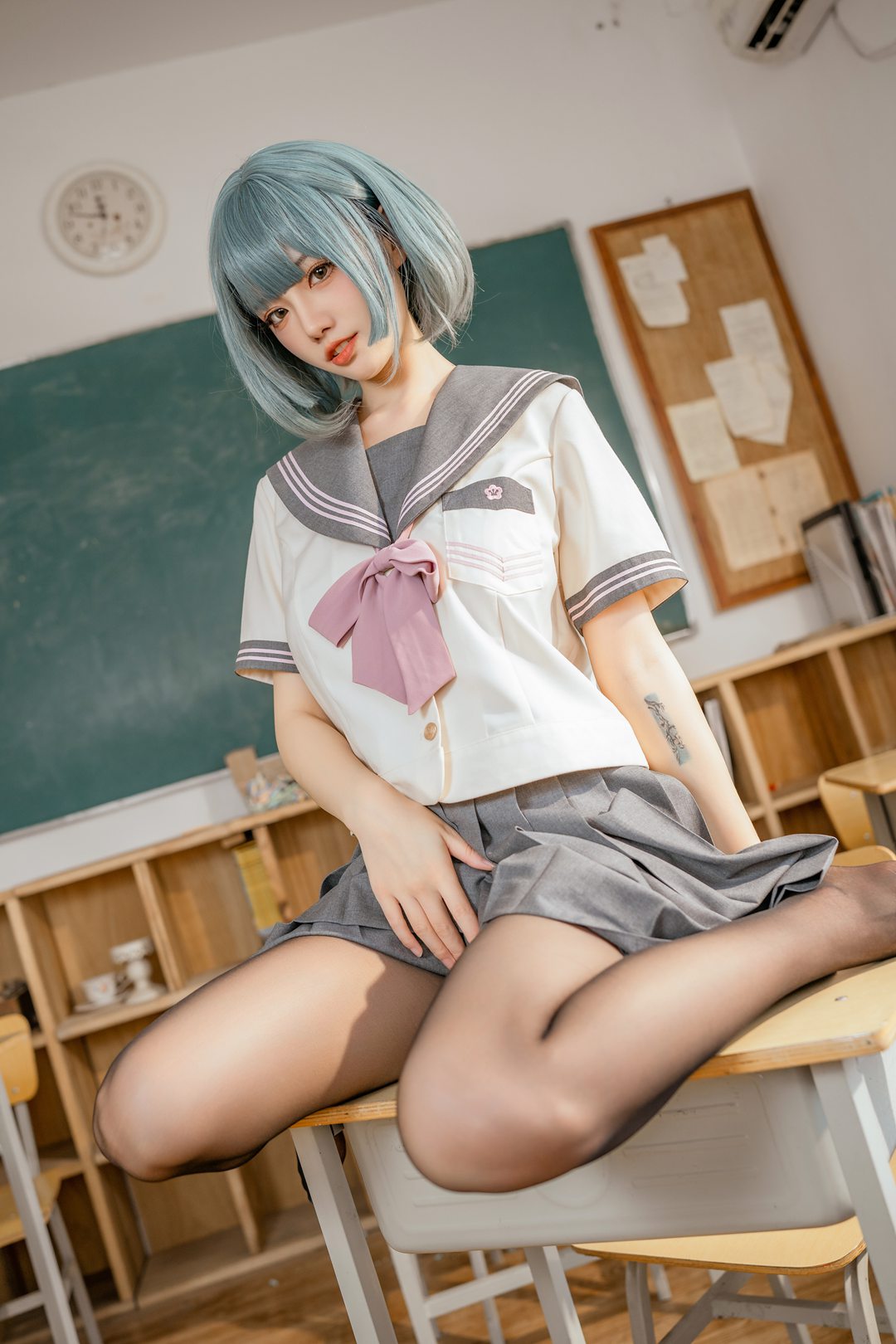 Cos 国模桃良阿宅 不良JK:水手服与黑丝的叛逆课堂写真