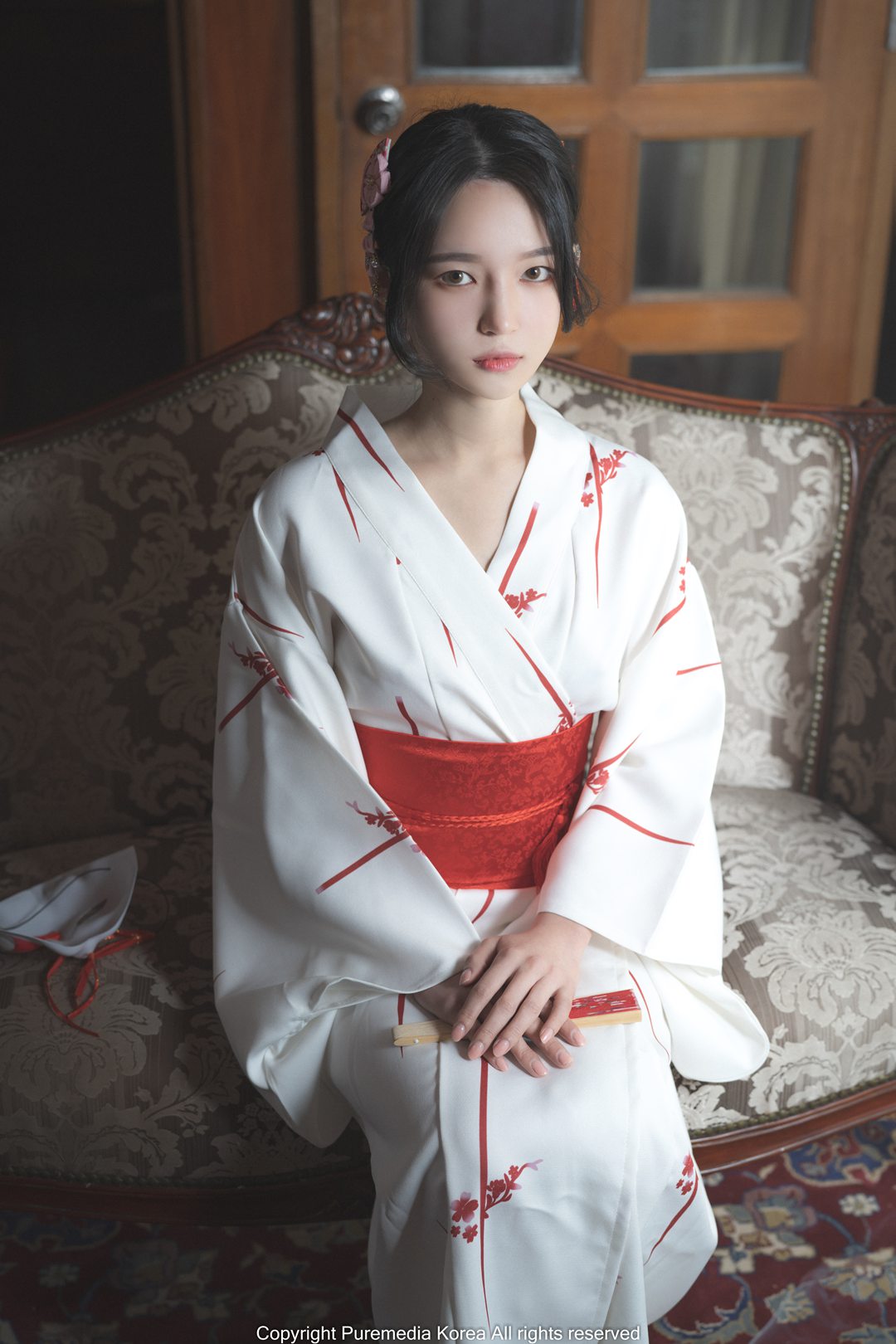 Pure Media Vol.163 Yeha:白色和服+红色腰带,复古沙发上的东方古典美人写真