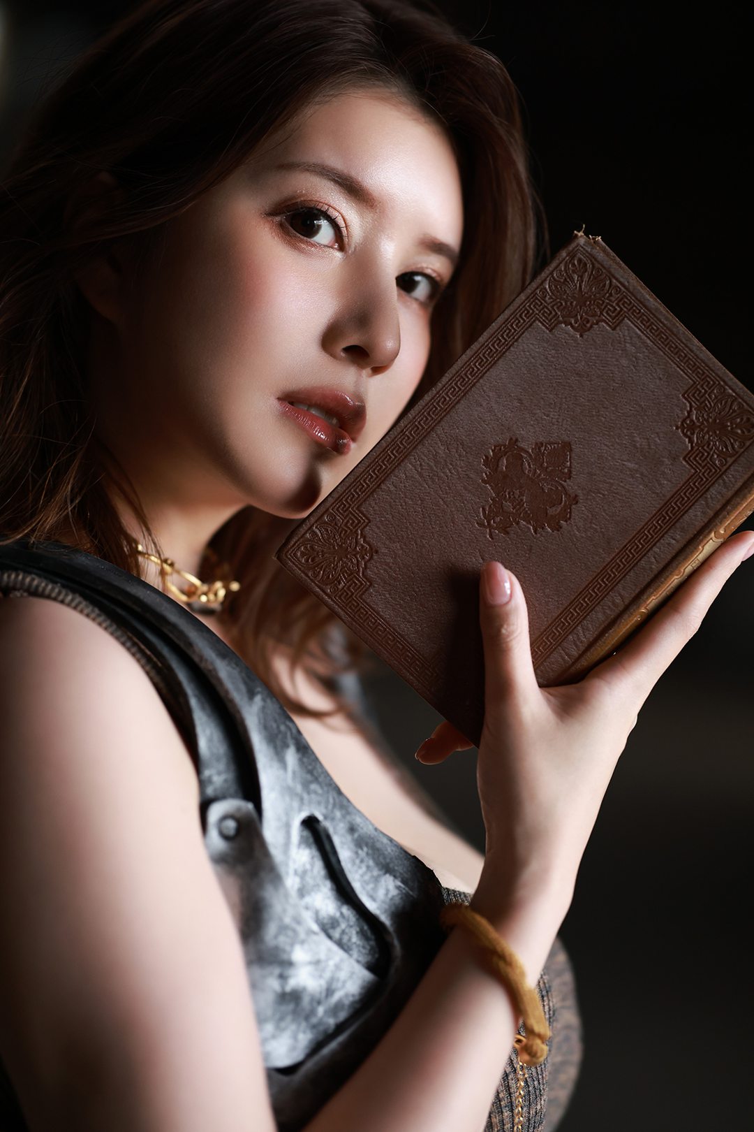 LEDB孙乐乐Son Ye Eun:白色蕾丝内衣窗边慵懒写真,韩式清纯诱惑美学