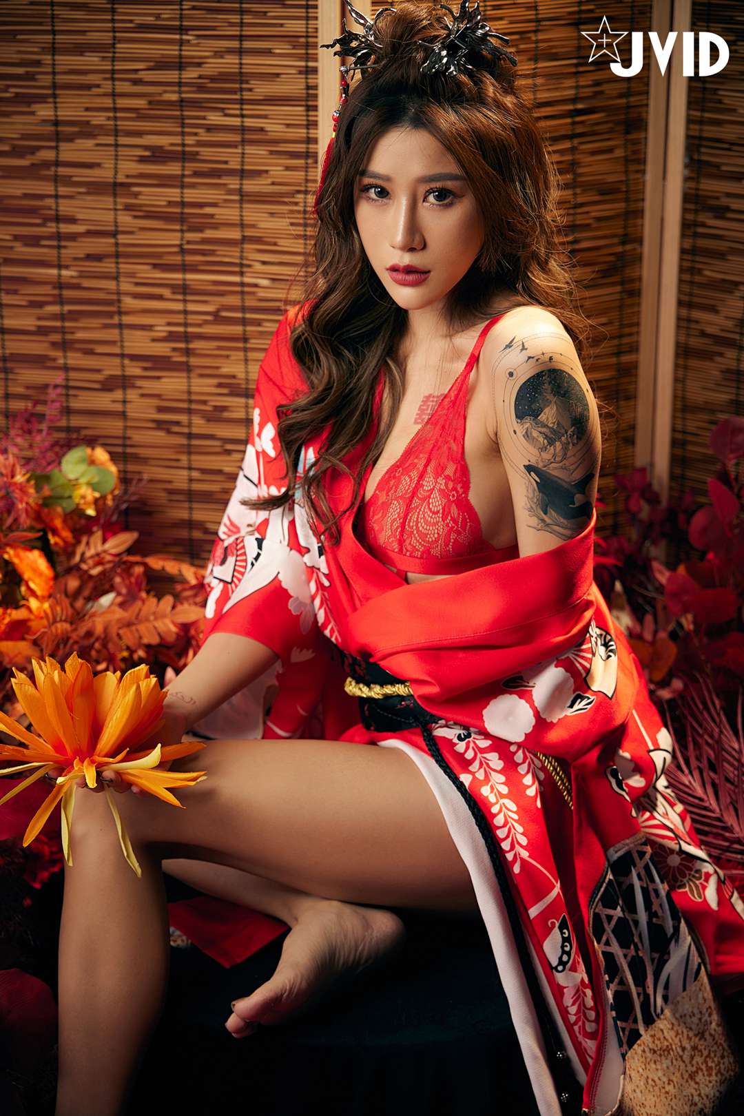 JVID NO.707 Lara媚娘端庄迷人:红袍纹身花影间,东方魅惑与古典韵味的极致融合